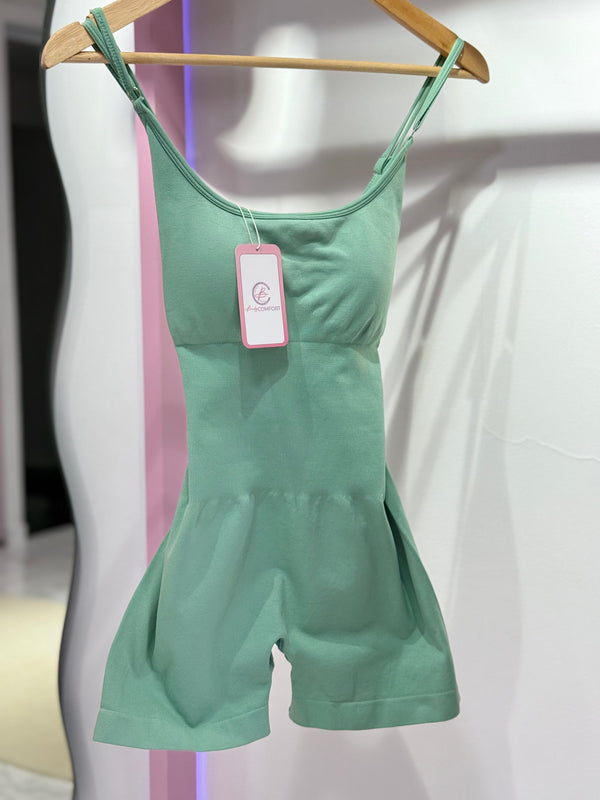 ENTERIZO DEPORTIVO CORTO SEAMLESS ESPALDA CON TIRAS VERDE